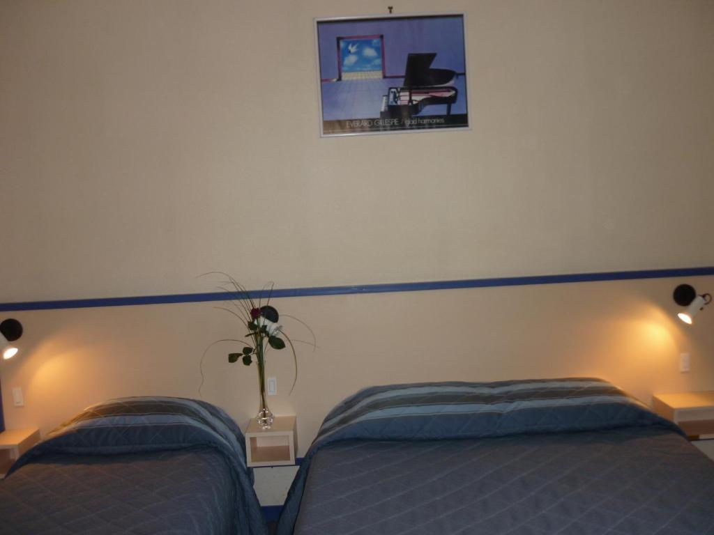 Hotel Entre 2 Mers Proche Bordeaux Carbon-Blanc Habitación foto